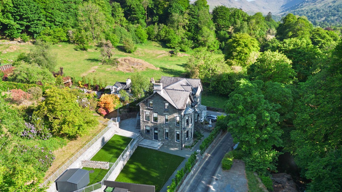 Ambleside House | RIVERSIDE, family friendly, luxury holiday cottage in Ambleside