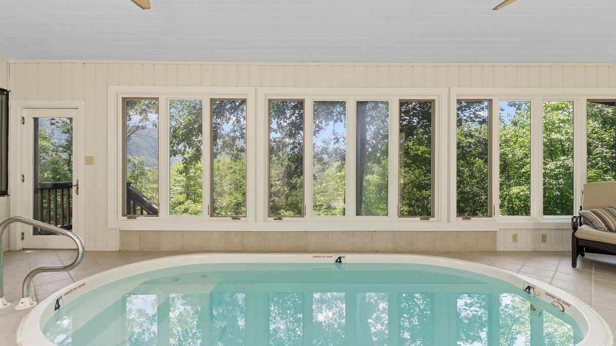 Woodstock Cabin | Riverside Heaven: Family/Romance, Hot Tub, Views
