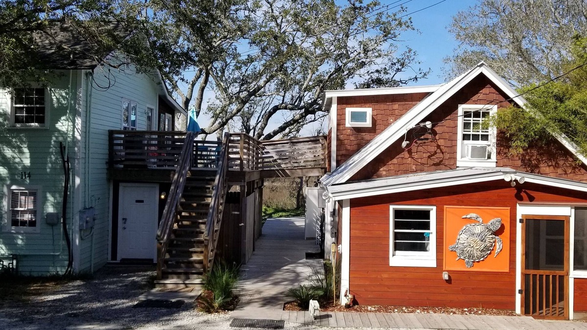 Folly Beach House | Riverside Inn and Cottages