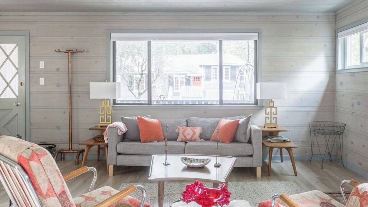 Guerneville House | Riverside Lodge House in Guerneville