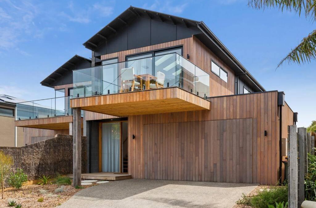 Ocean Grove House | Riverside Luxe- Brand New, 50m to river, 3 bedroom, pizza oven!