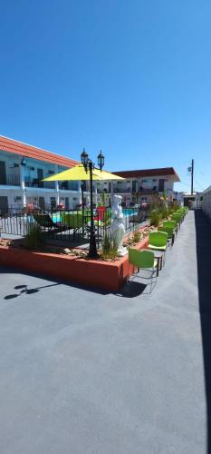 Okanagan-Similkameen Hotel | Riverside Motel