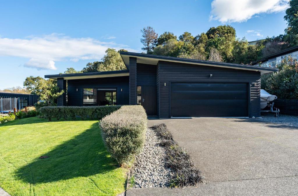 Rangatira Park House | Riverside