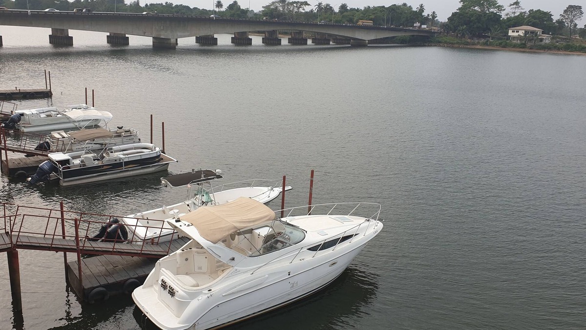 Bushrod Island Apartment | Riverside Resort Villas