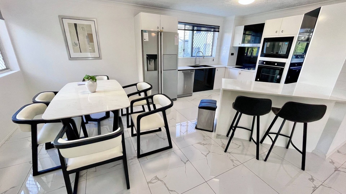 Surfers Paradise Apartment | Riverside Retreat in the Heart of Surfers Paradise-2BR Apartment Pool & Marina