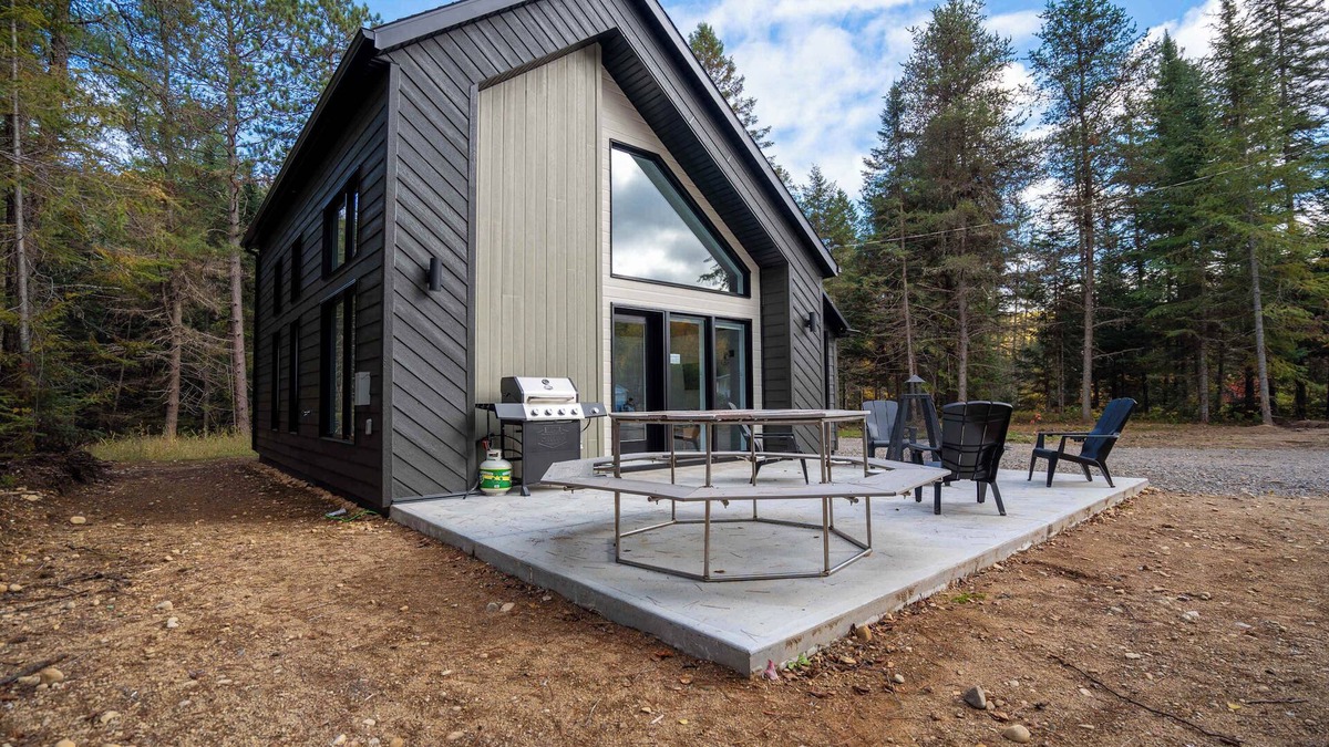 Saint Come House | Riverside Retreat - Le Ptit Duc