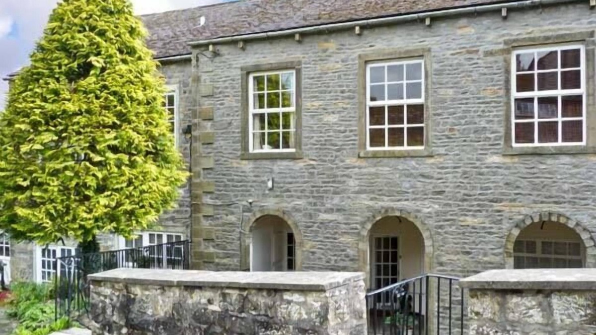 Airton Apartment | RIVERSIDE WALK, family friendly, luxury holiday cottage in Airton