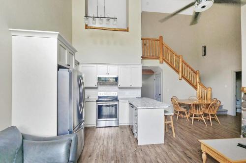 East Kootenay Apartment | Riverside Way by Fernie Lodging Company