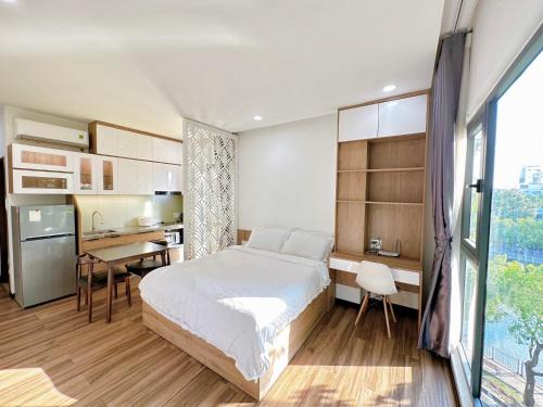Ho Chi Minh City Apartment | RiverSideHome nearAirport/Netflix/Chill/Terrace