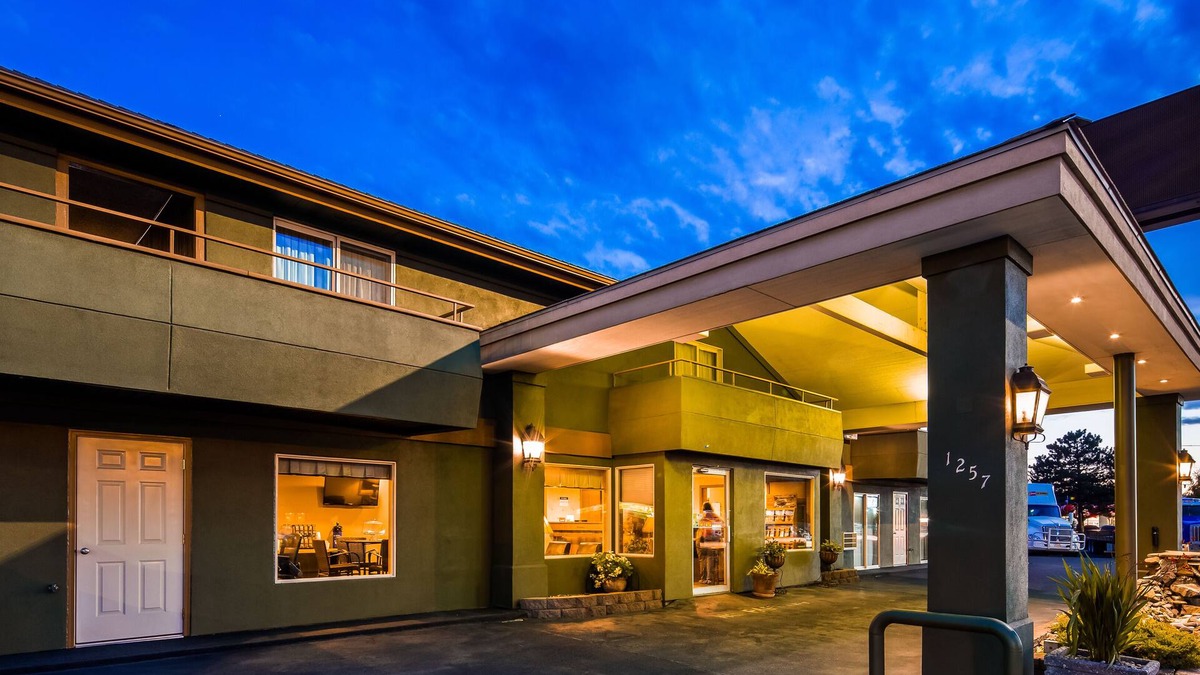 Clarkston Hotel | RiverTree Inn & Suites