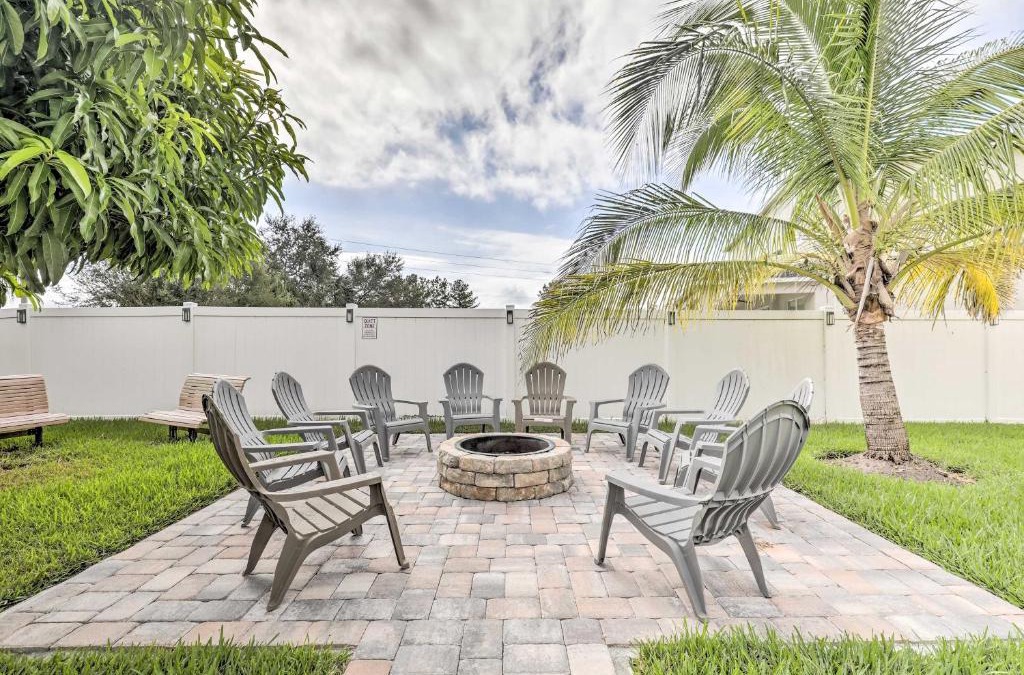 Riverview House | Riverview Abode with Large Backyard and Fire Pit!