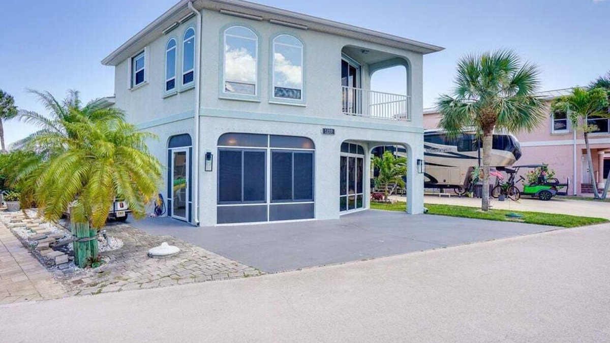 Nettles Island House | Riverview Beautiful remodeled 2 bd 2 bath beach home on Nettles Island