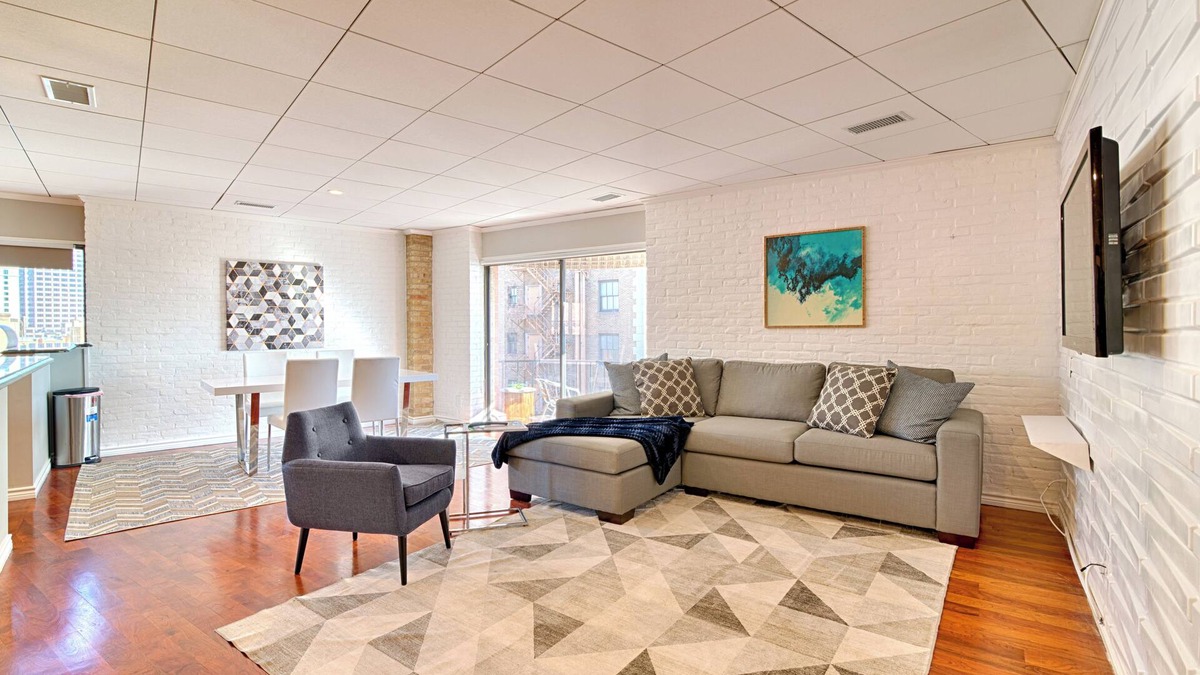 Main - Military Plaza House | RiverWalk Plaza - Apartment Suite