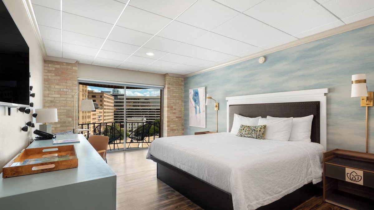 Main - Military Plaza House | RiverWalk Plaza - King with Balcony