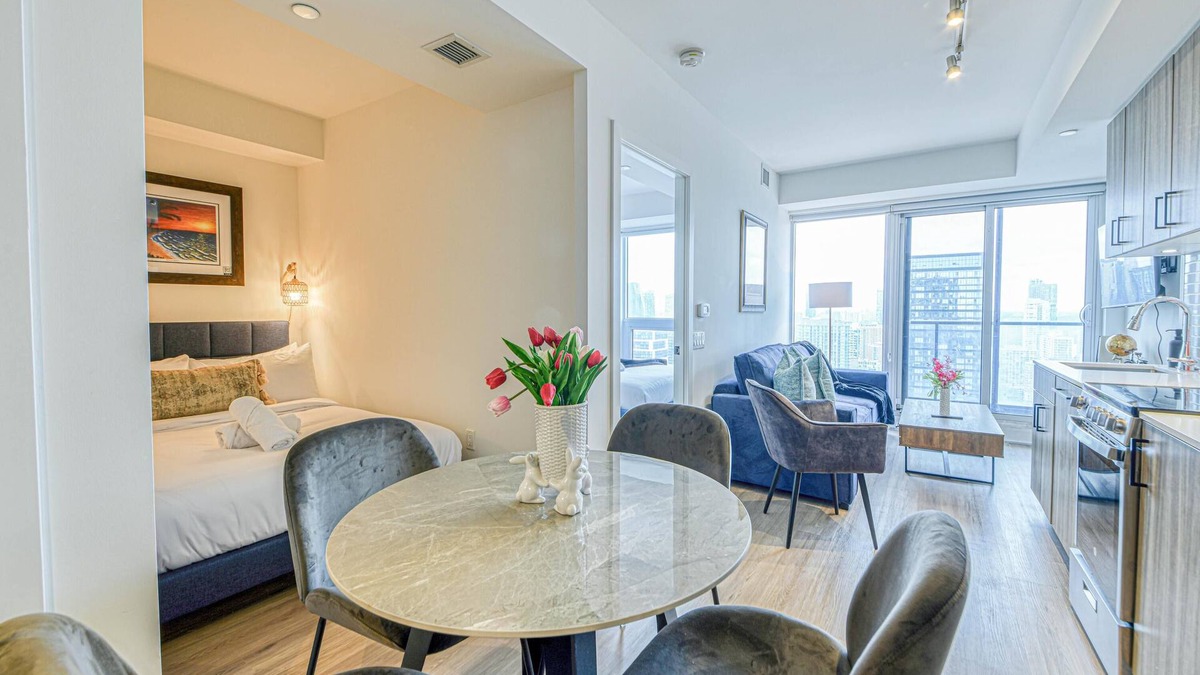 Garden District Apartment | RivetStays - The Jarvis