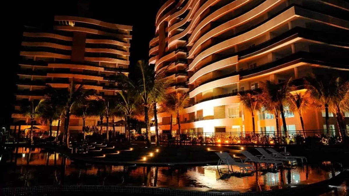 Sao Lourenco Apartment | Riviera 330m2 - Foot on Sand