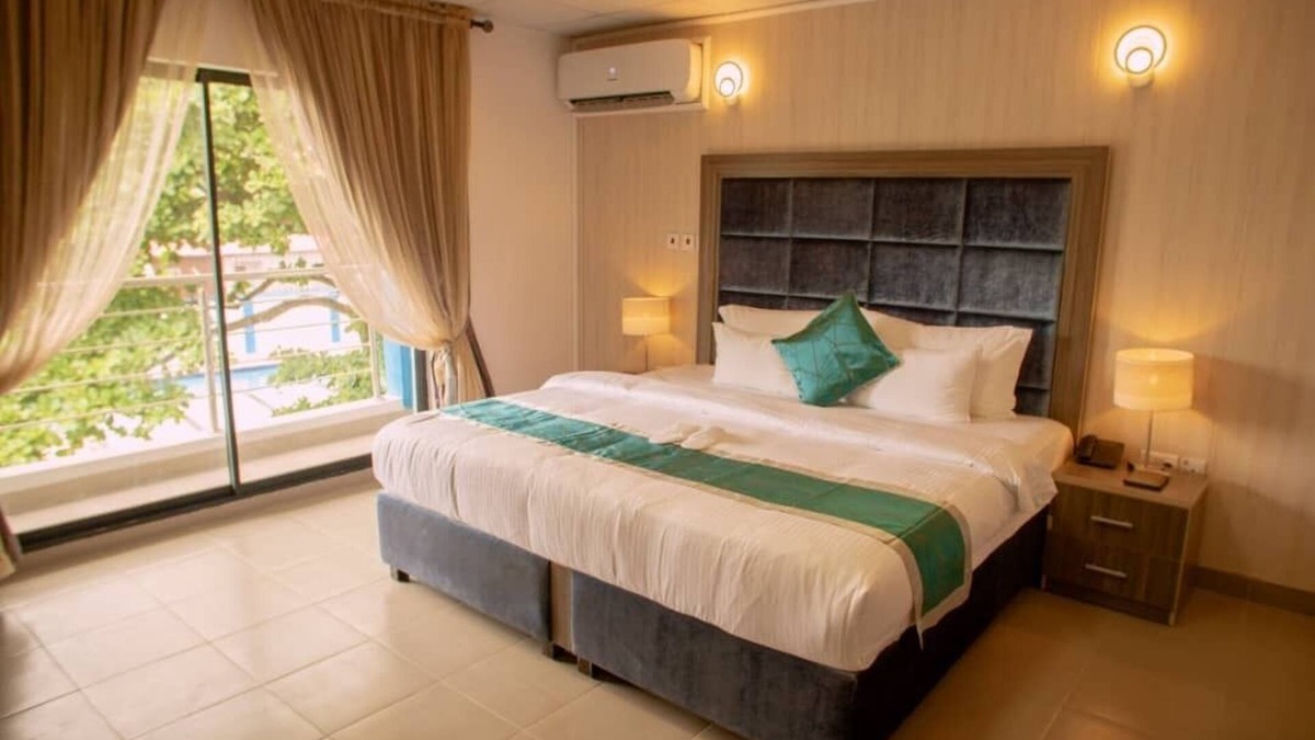 Lagos Hotel | Riviera Suites