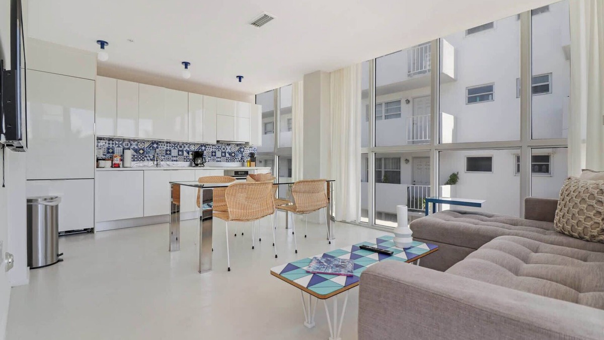 South Pointe House | Roami at 250 Collins | 3 Bed Combo | Rooftop Pool