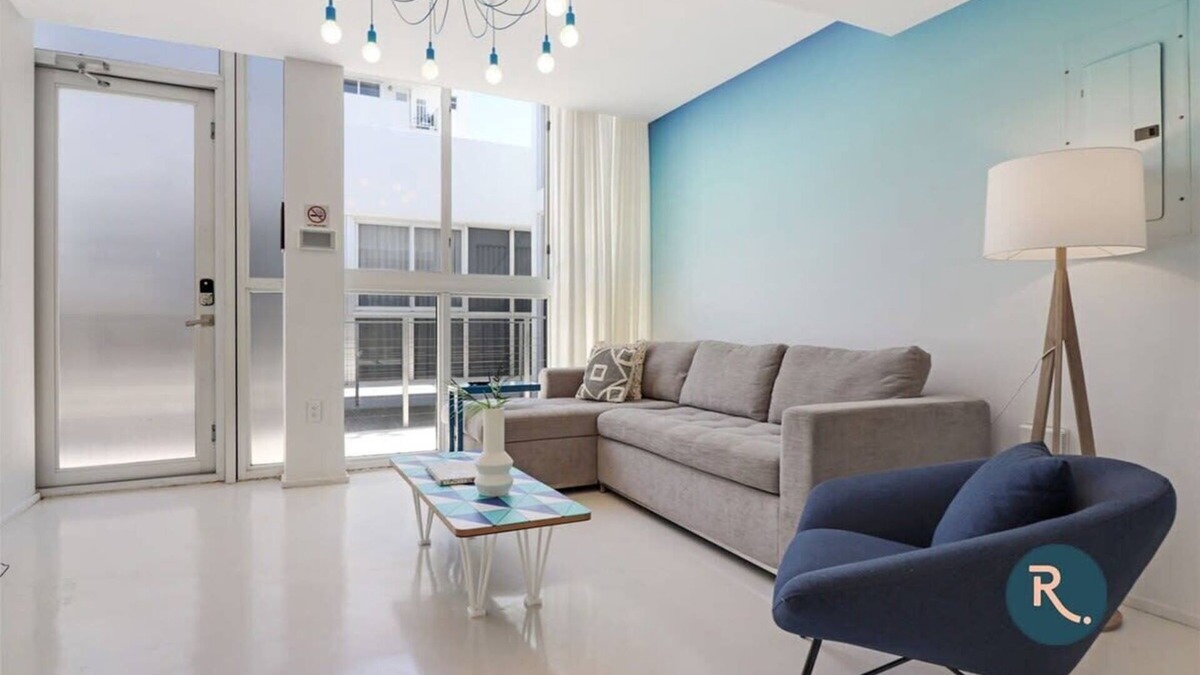 South Pointe House | Roami at 250 Collins | 4 Bed Combo | Rooftop Pool