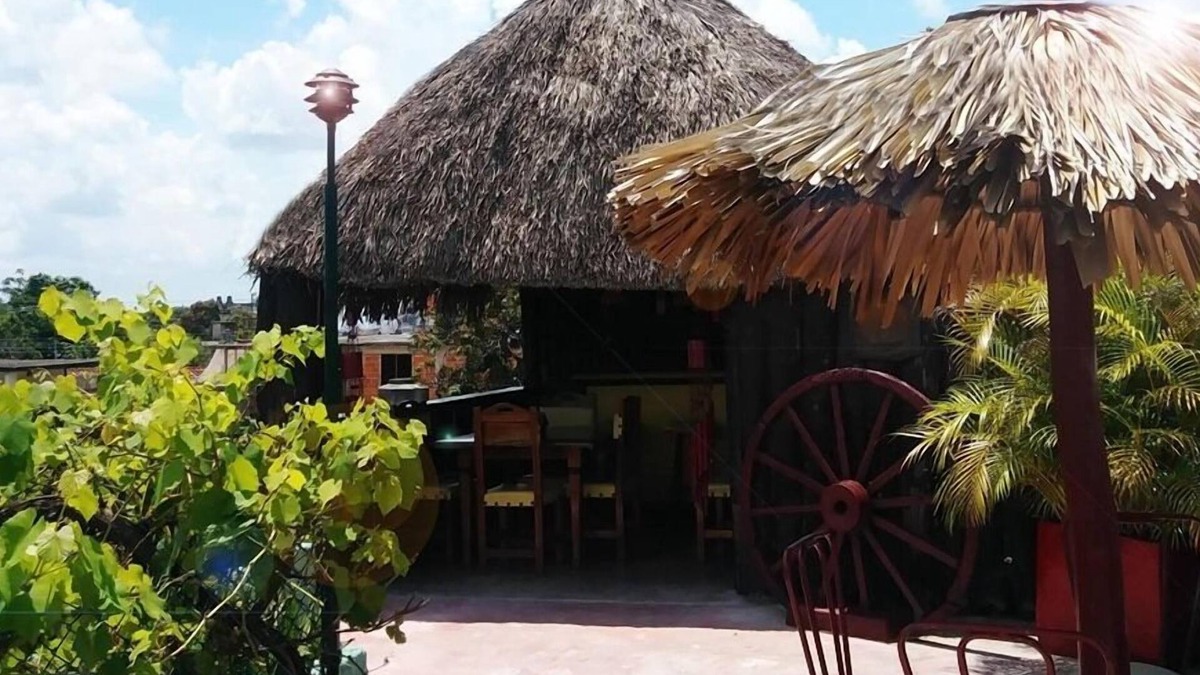 Pinar del Rio Bed & Breakfast | Robaina House