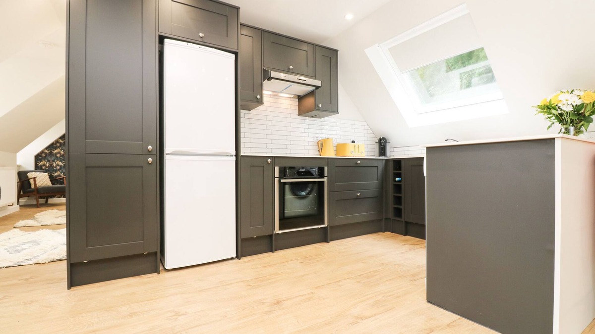 Camborne Cottage | Robin's Nest at The Shire Inn