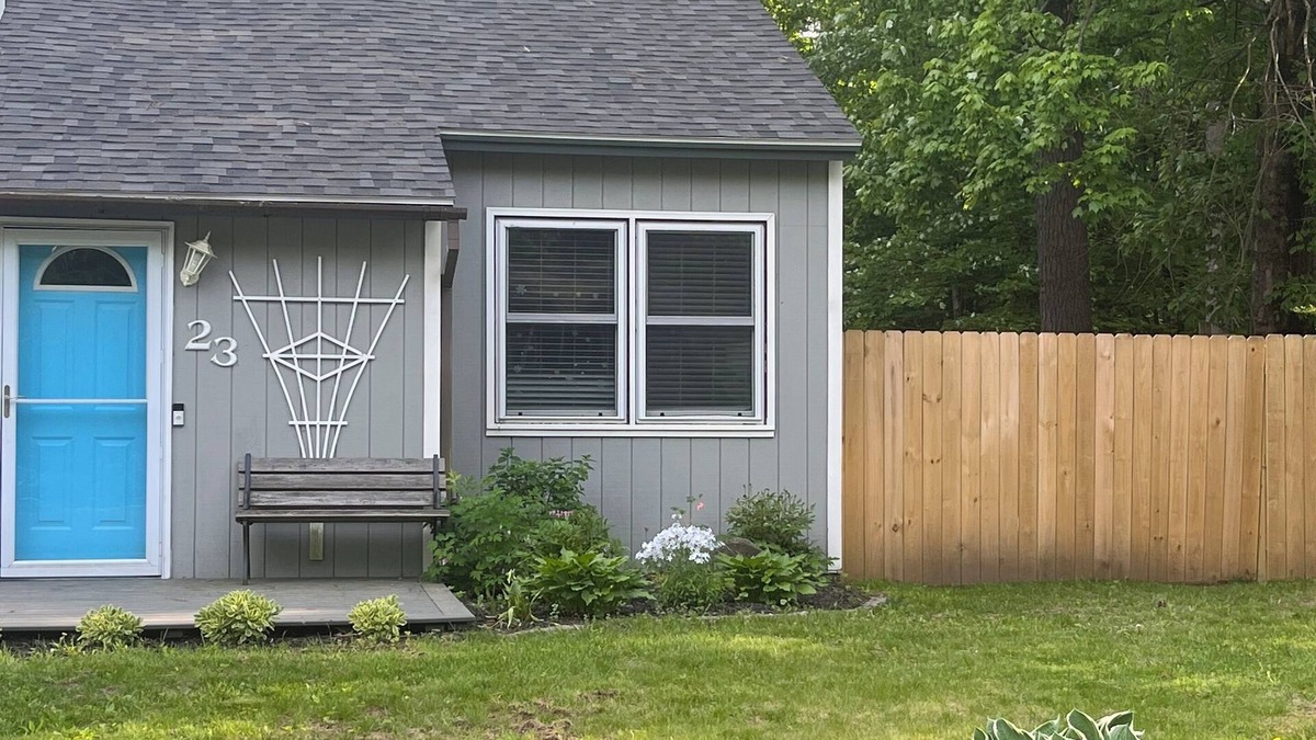 Malta Condo | Robin’s Wake Close to Saratoga Race Course. Pet Friendly!