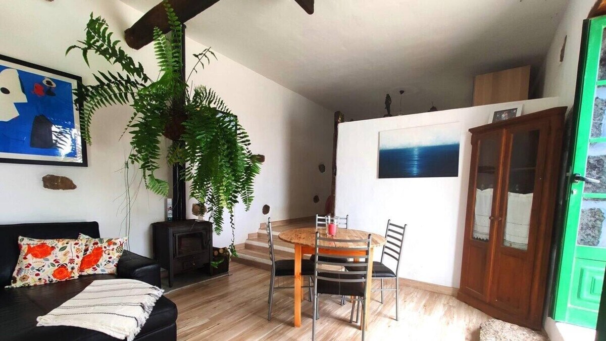 Haria Cottage | Roca redonda, rural and ecological accommodation with sea views