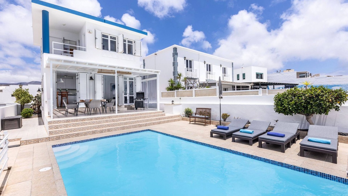 Punta Mujeres Ski Chalet | ROCAMAR, Sol y Mar