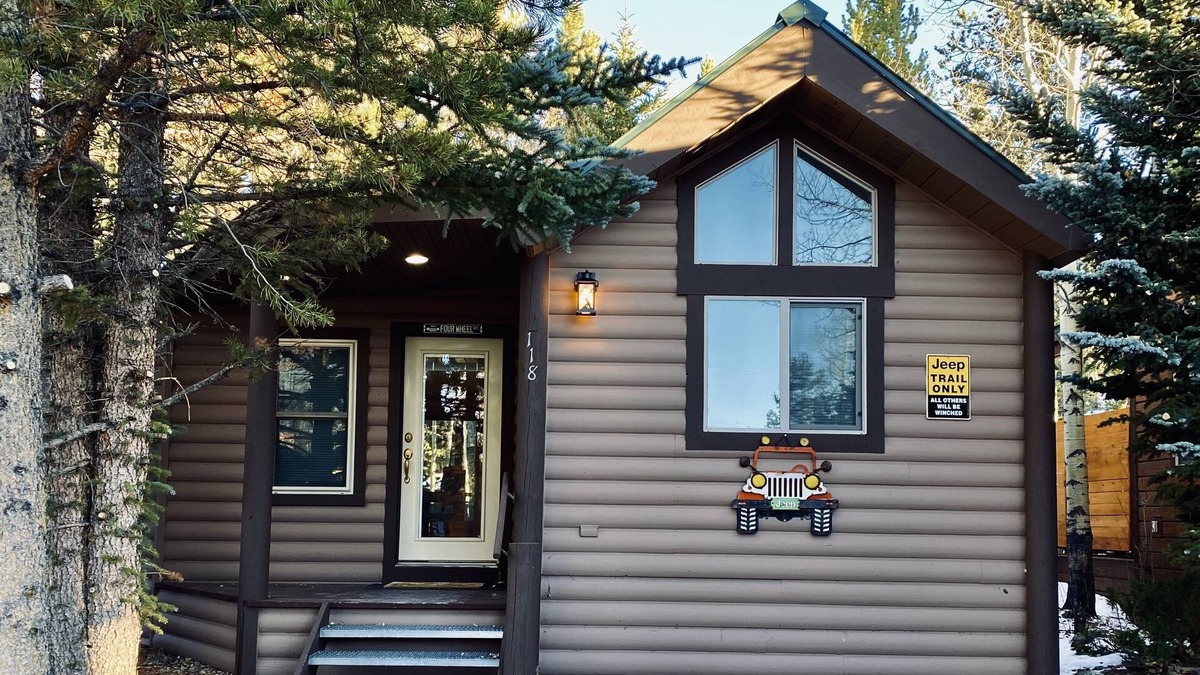 Breckenridge Ski Chalet | Rock Crawlers Retreat romantic and warm 5 min to Breck on Shuttle route