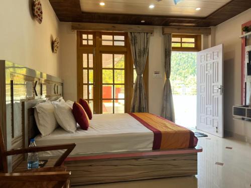 Dalhousie House | Rock Mountain Premium Stay Near Rock Garden Dalhousie