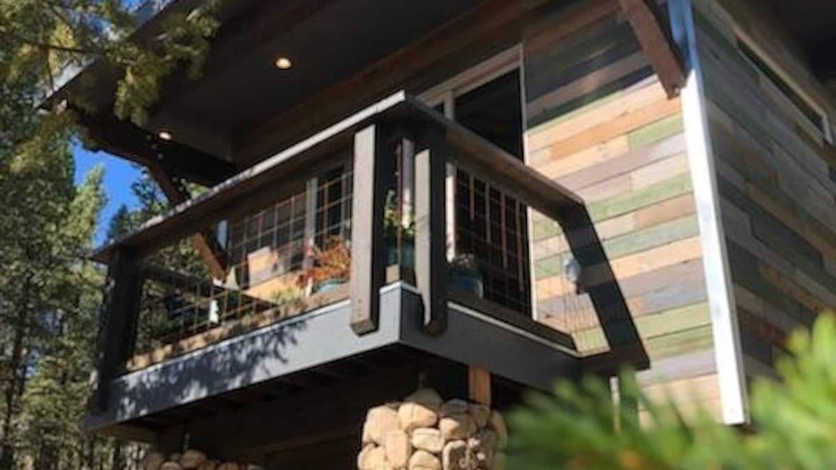 Florissant Cabin | Rock Rest Eco-Cabin on 2 acre forested lot. Mins from Wolf & Wildlife Sanctuary.