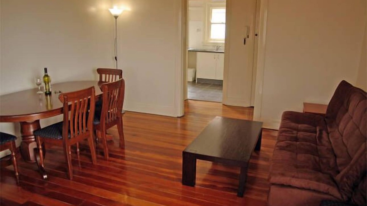 Rockdale Apartment | Rockdale Large 2 Bedroom Apartment with Balcony walk to Brighton Le Sands Beach
