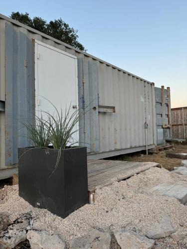 Round Top House | Rocking 40' Container