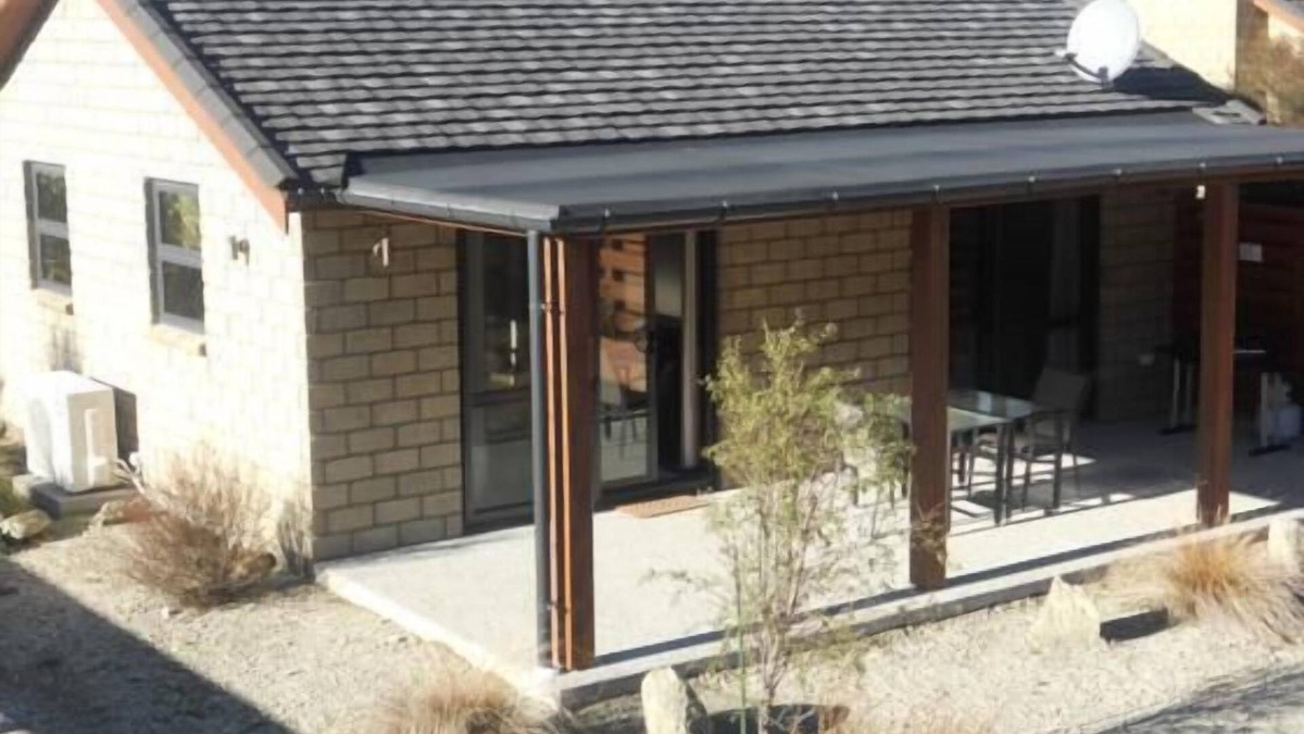 Albert Town Cottage | Rockview Cottage Wanaka