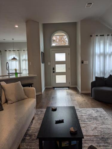 Elmo House | Rockwall Harbor Retreat