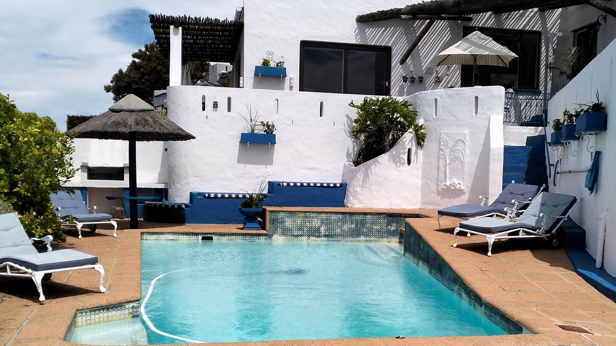 Simon's Town House | Rocky Beach Self Catering Home Simon's Town. Panoramic sea views of False Bay.