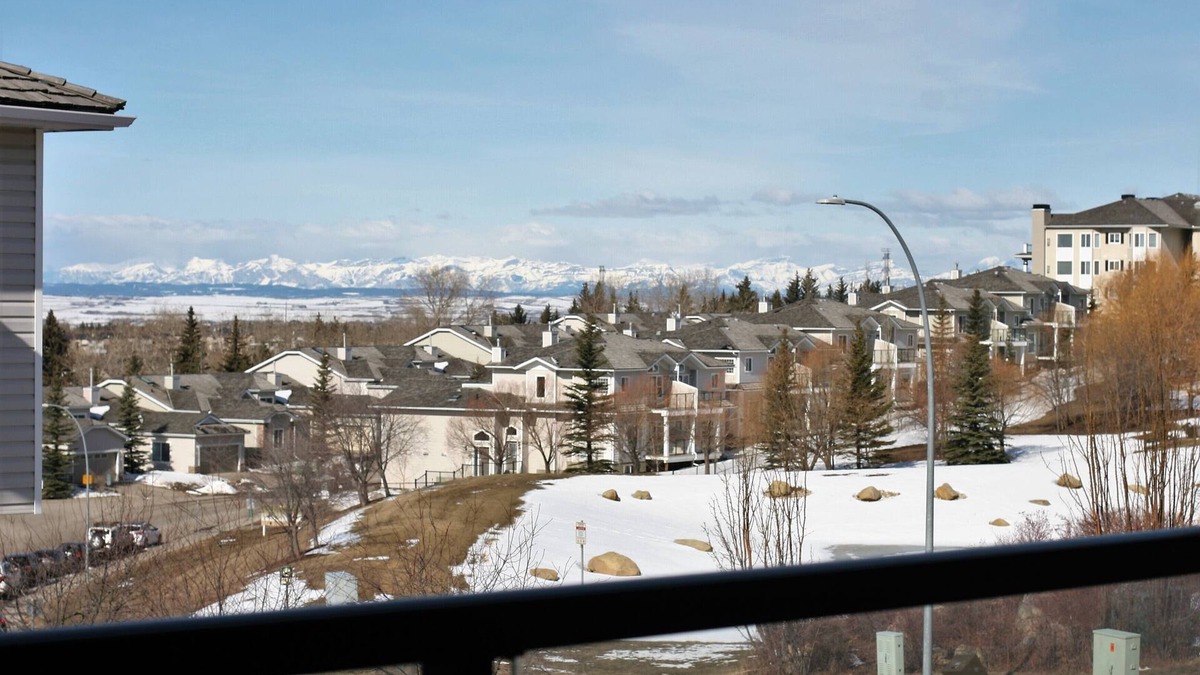 Tuscany House | Rocky Mountain Views Cozy Townhome