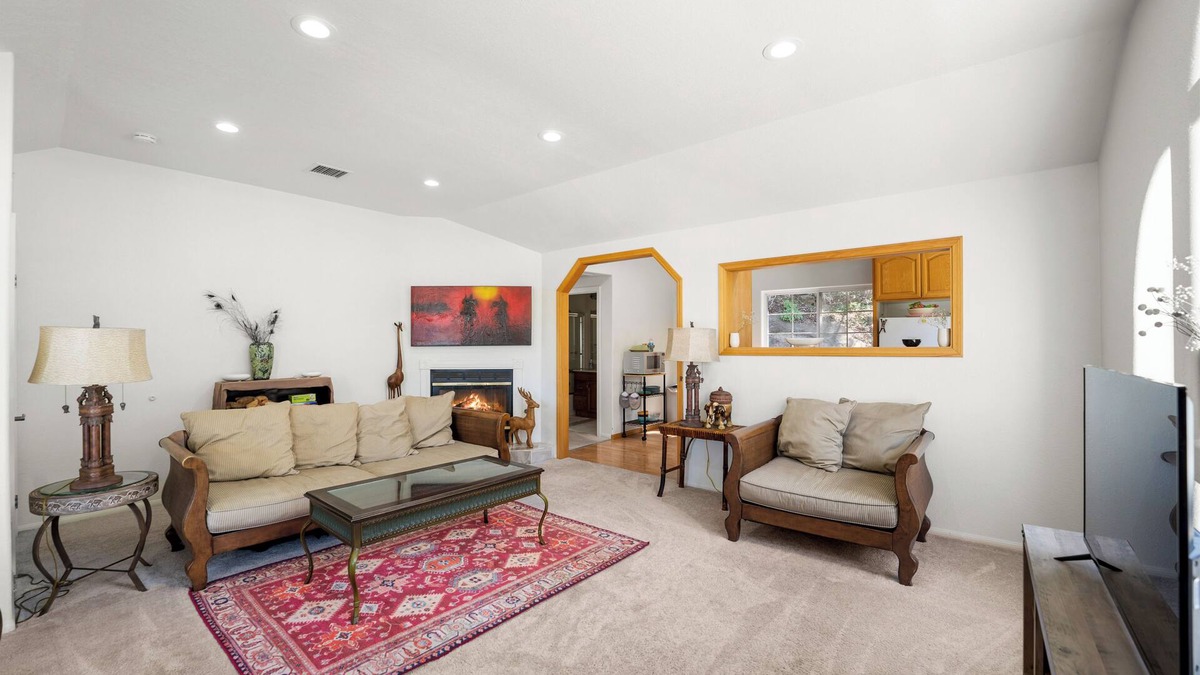 Simi Valley Bed & Breakfast | Rocky Peak Retreat Hillside Home