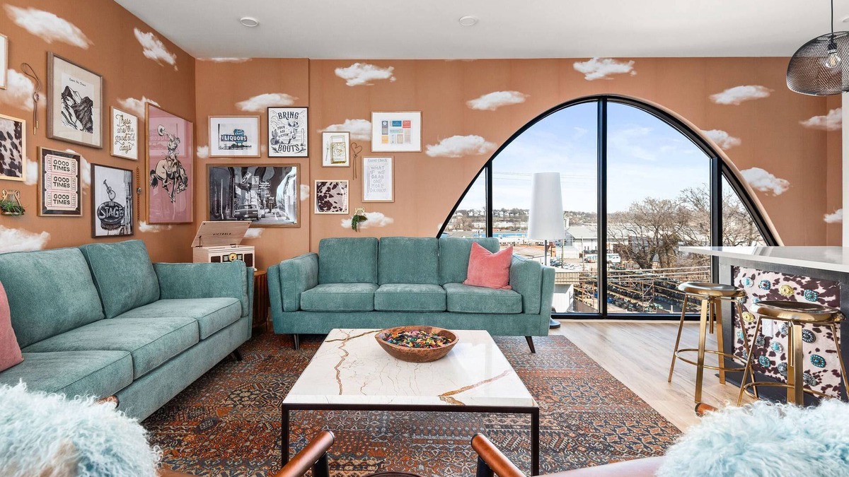 Nashville Apartment | Rodeo Retreat at Neo ~ New Penthouse ~ 1 Mile to Downtown/Broadway ~ 5 Beds ~ Gym ~ Outdoor Space