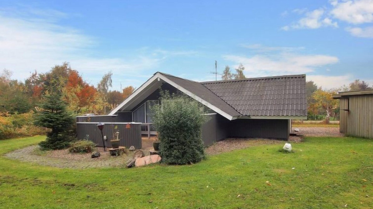 Næsby Strand House | "Roderich" - 400m from the sea by Interhome