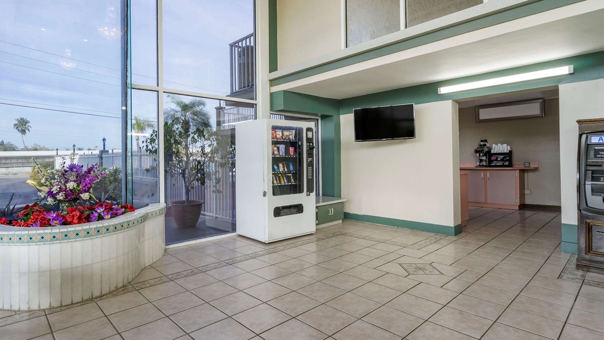 Clearwater Hotel | Rodeway Inn Clearwater - Largo