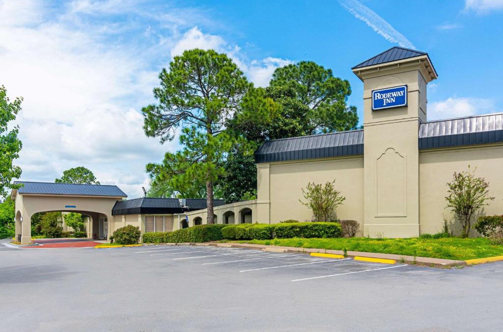 Huntsville Hotel | Rodeway Inn Huntsville West