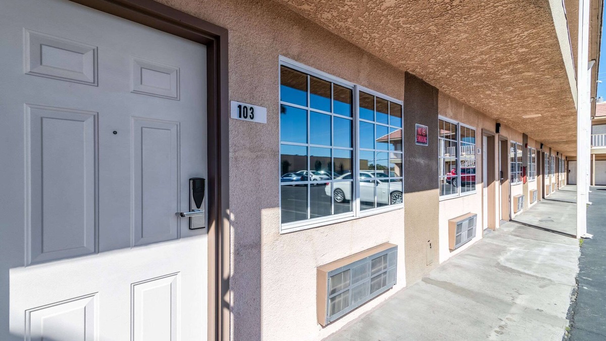 Barstow Hotel | Rodeway Inn On Historic Route 66