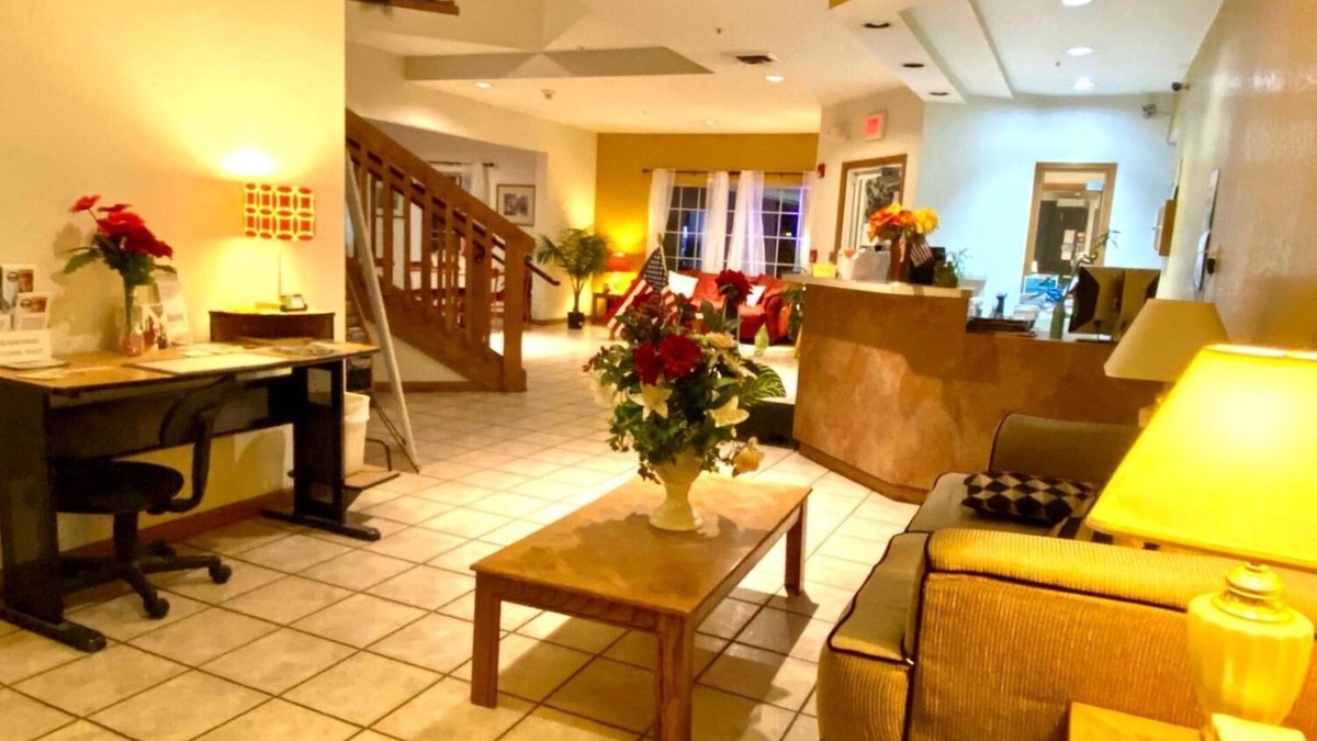 Salina Hotel | Rodeway Inn Salina North