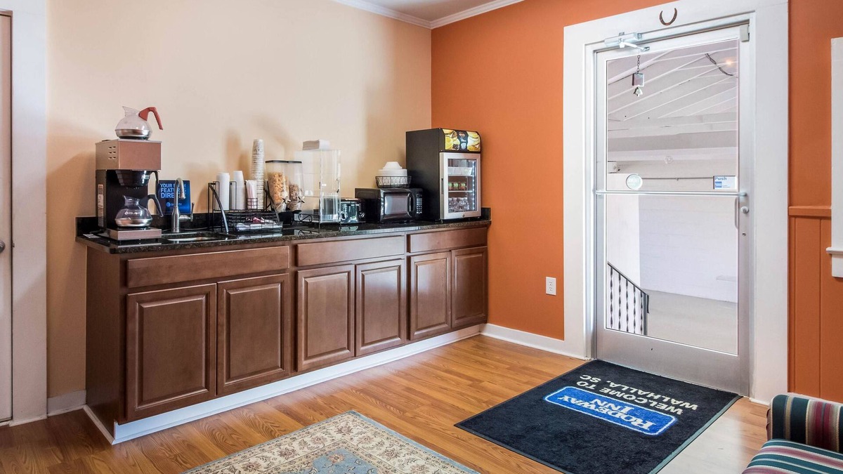Walhalla Hotel | Rodeway Inn & Suites Walhalla