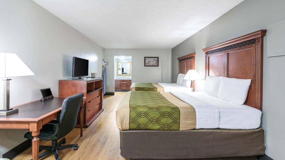 Saint Joseph Hotel | Rodeway Inn