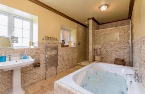 Boston House | Rodgers Land (The Bungalow)
