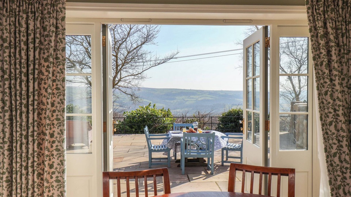 Egton Cottage | Roding Cottage