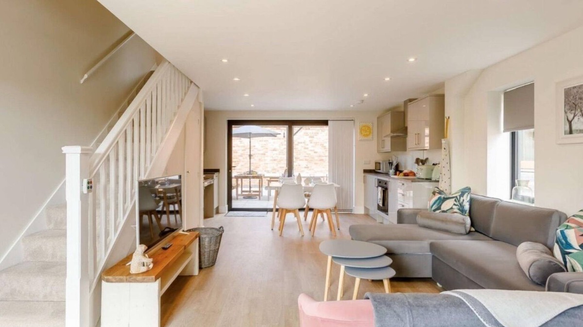Bishampton Cottage | Roe Cottage, disabled adapted 2 bedroom, hot tub