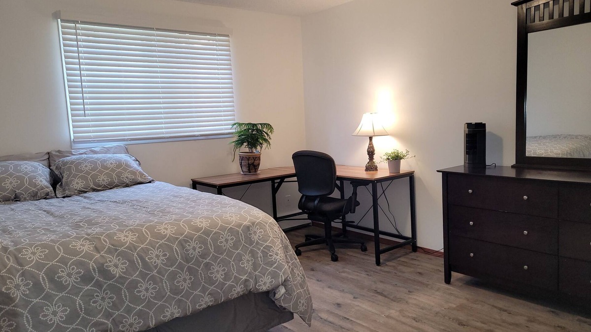 West Edmonton Apartment | ✅️ROGERS Place✅️Central location✅️EXPO Centre✅️FreeParking,WiFi✅️124 Street Area